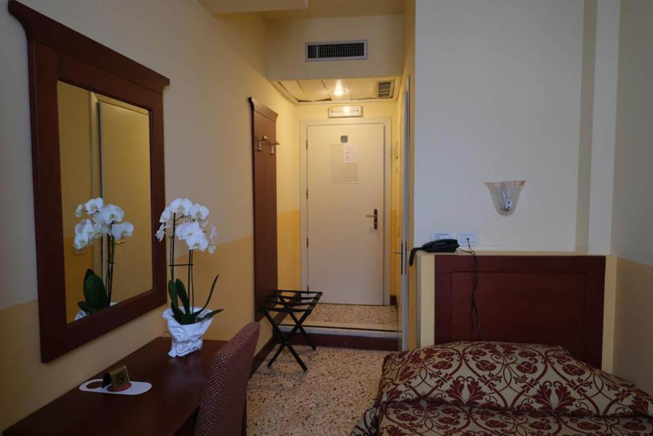 Single Room,1697036421:JPEG